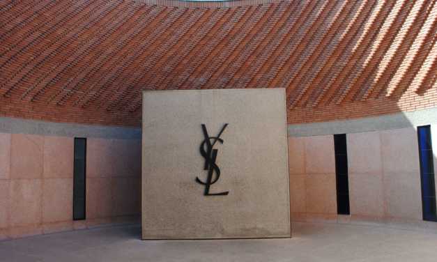 Yves Saint Laurent: Revolutionär des Designs